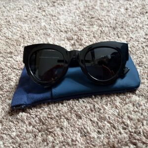Cat eye sunglasses